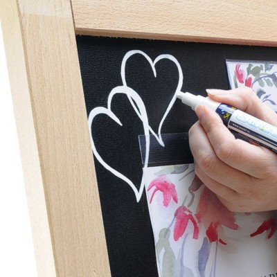 Customise your wedding easel to make it special